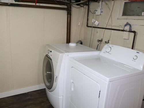 4815 56 Ave, Wetaskiwin, AB - Indoor Photo Showing Laundry Room