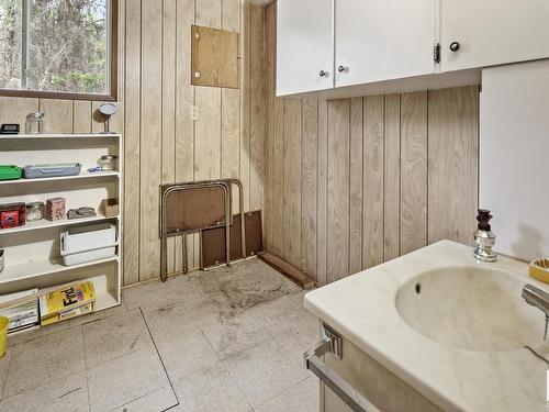 17511 Twp Rd 604, Rural Smoky Lake County, AB - Indoor Photo Showing Bathroom