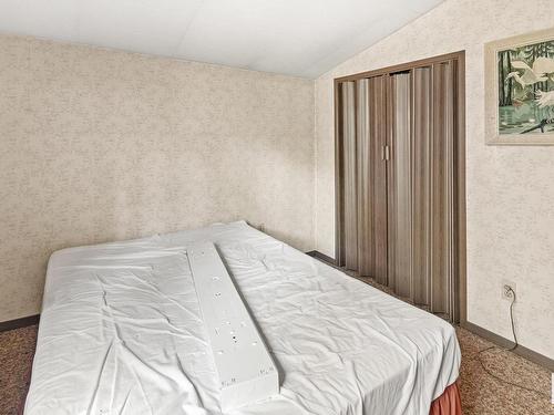 17511 Twp Rd 604, Rural Smoky Lake County, AB - Indoor Photo Showing Bedroom