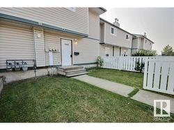 1466 LAKEWOOD RD W NW  Edmonton, AB T6K 3M2