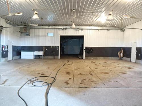 A 48319 Hwy 795, Rural Leduc County, AB - Indoor Photo Showing Garage