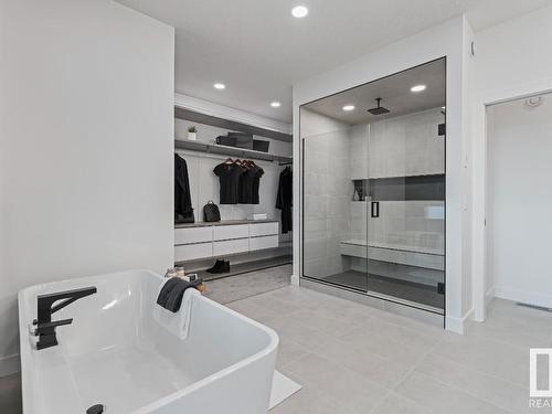 1495 Howes Crescent, Edmonton, AB - Indoor Photo Showing Bathroom