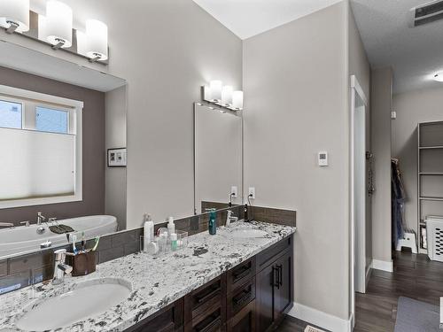 2050 Spring Lake Drive, Rural Parkland County, AB - Indoor Photo Showing Bathroom