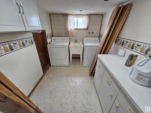 6531 Hwy 616, Rural Brazeau County, AB - Indoor Photo Showing Laundry Room