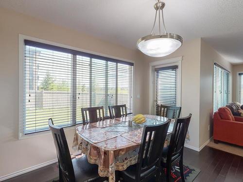 3204 17B Avenue Nw, Edmonton, AB - Indoor Photo Showing Dining Room