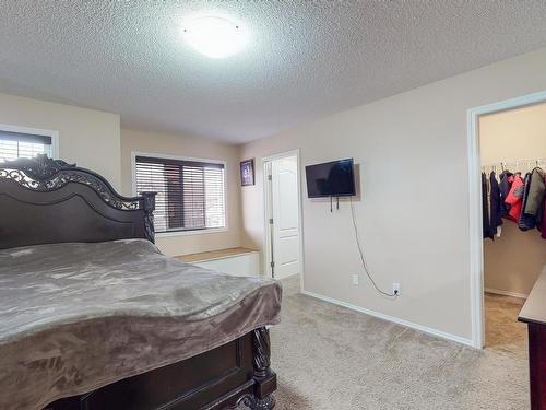 3204 17B Avenue Nw, Edmonton, AB - Indoor Photo Showing Bedroom