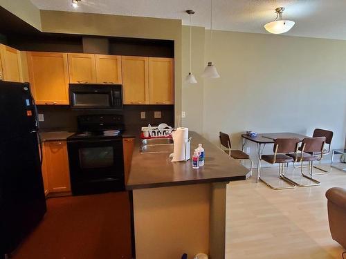 1-415 4245 139 Avenue Nw, Edmonton, AB - Indoor Photo Showing Kitchen