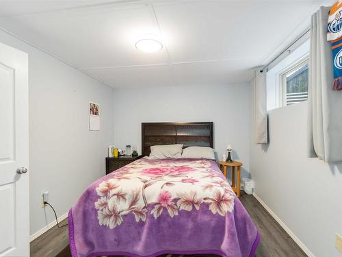 21108 92B Avenue Nw, Edmonton, AB - Indoor Photo Showing Bedroom