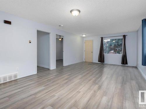 5120 55 Avenue, Tofield, AB - Indoor