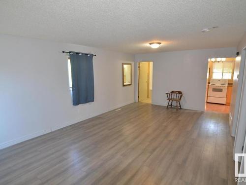 5120 55 Avenue, Tofield, AB - Indoor