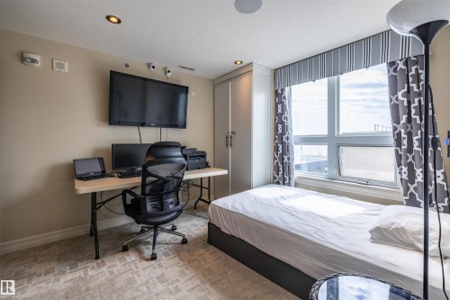 1801 9939 109 Street, Edmonton, AB - Indoor Photo Showing Bedroom