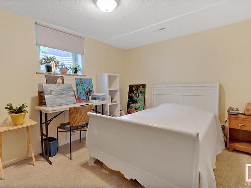 18921 98 Avenue, Edmonton, AB - Indoor Photo Showing Bedroom