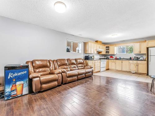 3336 24 Av Nw, Edmonton, AB 