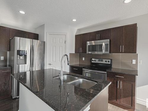 18055 85 St Nw Nw, Edmonton, AB 