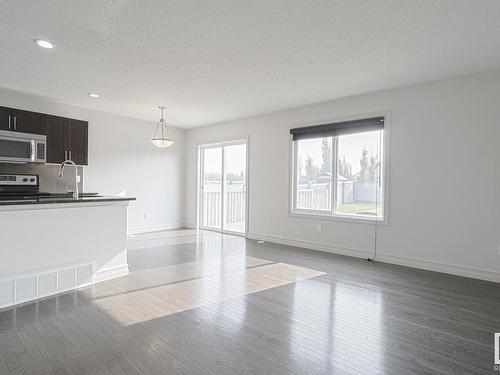 18055 85 St Nw Nw, Edmonton, AB 