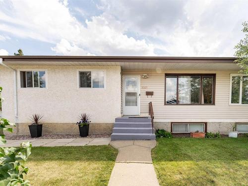 9207 128 Av Nw, Edmonton, AB 