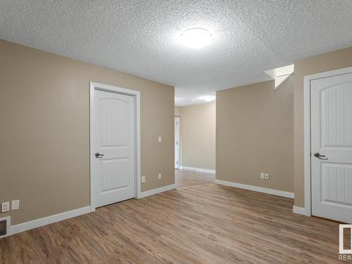 #21 13825 155 Av Nw, Edmonton, AB 