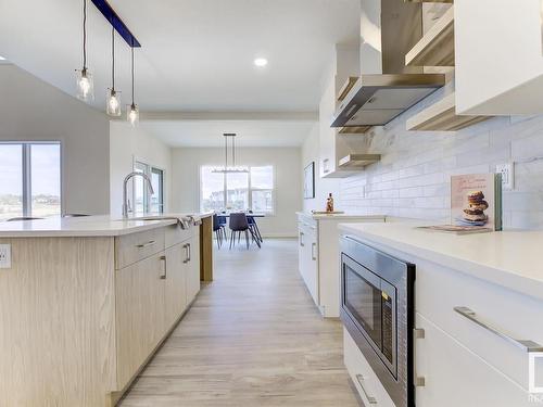 41 Rhea Crescent, St. Albert, AB - Indoor Photo Showing Kitchen With Upgraded Kitchen