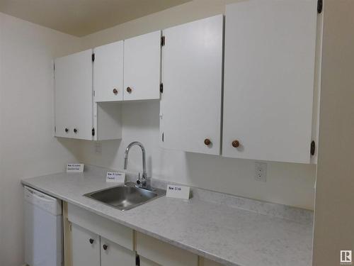 222 5125 Riverbend Road, Edmonton, AB - Indoor Photo Showing Kitchen