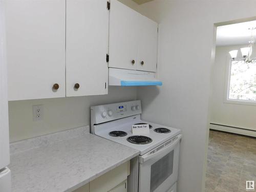 222 5125 Riverbend Road, Edmonton, AB - Indoor Photo Showing Kitchen