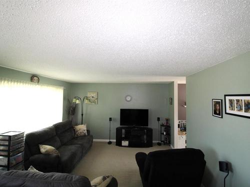 5001 55 Avenue, St. Paul Town, AB - Indoor Photo Showing Living Room