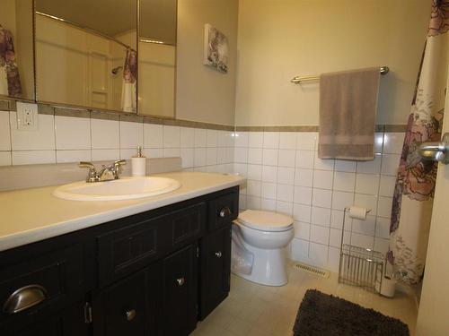 5001 55 Avenue, St. Paul Town, AB - Indoor Photo Showing Bathroom