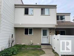 16 Woodvale VG NW NW  Edmonton, AB T6L 1W4