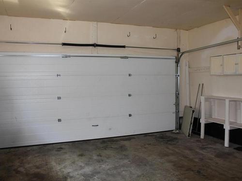 5129 58 Avenue, Elk Point, AB - Indoor Photo Showing Garage