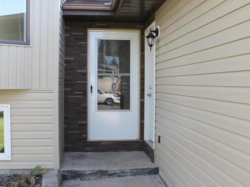 5129 58 Av, Elk Point, AB 