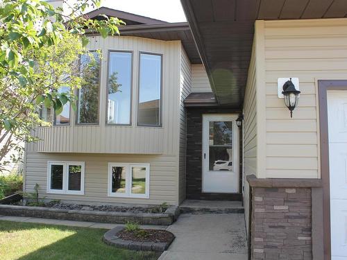 5129 58 Avenue, Elk Point, AB - Outdoor