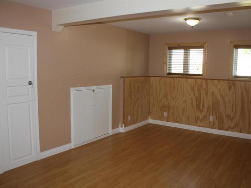 5129 58 Avenue, Elk Point, AB - Indoor Photo Showing Other Room