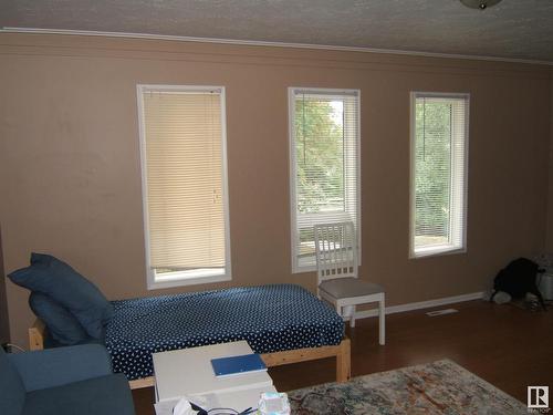 4708 51 Avenue, Two Hills, AB - Indoor Photo Showing Bedroom