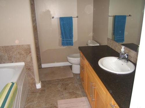 26 Whitetail Crescent, Mundare, AB - Indoor Photo Showing Bathroom