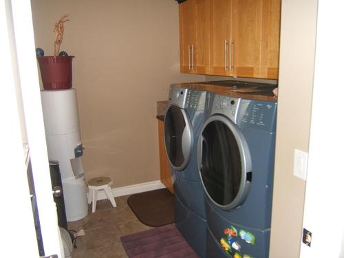 26 Whitetail Crescent, Mundare, AB - Indoor Photo Showing Laundry Room