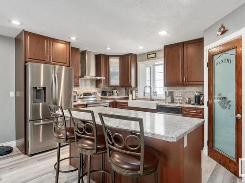 4405 44 Avenue, Bonnyville Town, AB - Indoor Photo Showing Kitchen With Stainless Steel Kitchen