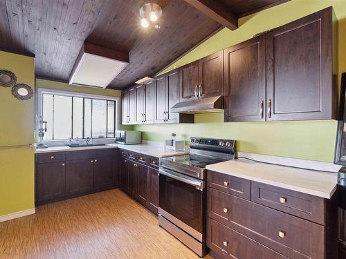 5408 139 Avenue, Edmonton, AB - Indoor Photo Showing Kitchen