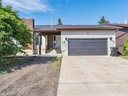 8416 26 AV NW  Edmonton, AB T6K 2X1