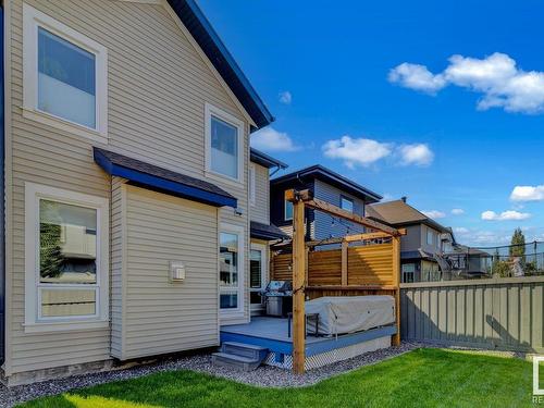 1952 Ainslie Li Sw, Edmonton, AB 