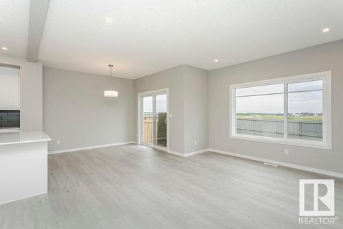 17239 2 St Nw, Edmonton, AB 