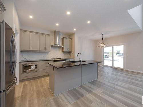 13023 213 Street, Edmonton, AB - Indoor Photo Showing Kitchen With Upgraded Kitchen