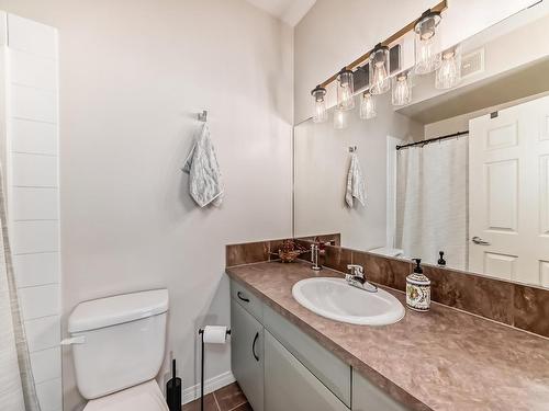 205 9927 79 Avenue, Edmonton, AB - Indoor Photo Showing Bathroom