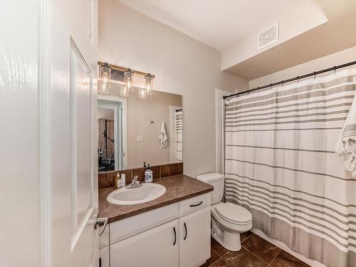 205 9927 79 Avenue, Edmonton, AB - Indoor Photo Showing Bathroom