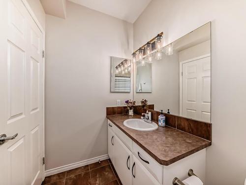 205 9927 79 Avenue, Edmonton, AB - Indoor Photo Showing Bathroom