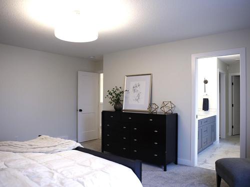 20 Prescott Boulevard, Spruce Grove, AB - Indoor Photo Showing Bedroom