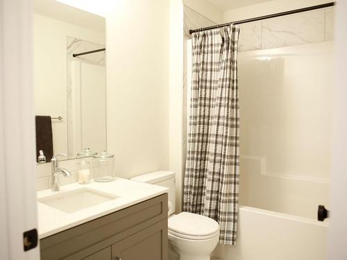 20 Prescott Boulevard, Spruce Grove, AB - Indoor Photo Showing Bathroom