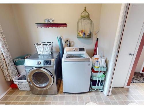 5228 46 Avenue, Drayton Valley, AB - Indoor Photo Showing Laundry Room