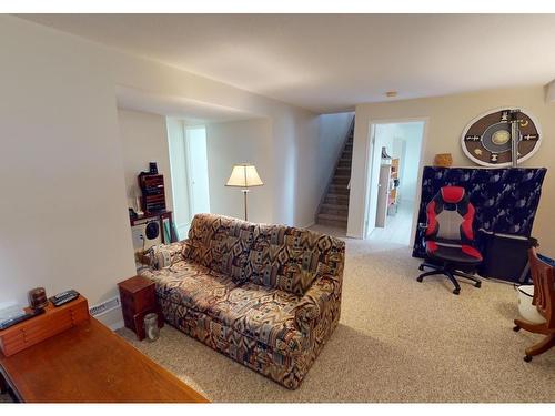 5228 46 Avenue, Drayton Valley, AB - Indoor Photo Showing Living Room