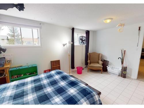 5228 46 Avenue, Drayton Valley, AB - Indoor Photo Showing Bedroom