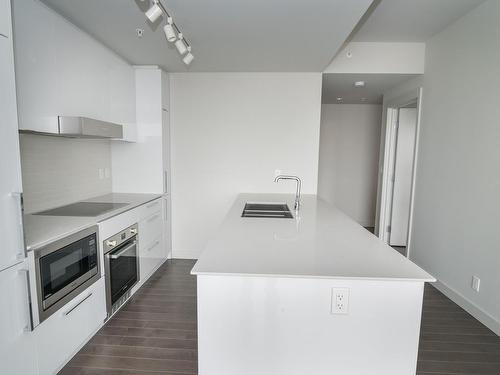 Edmonton, AB - Indoor Photo Showing Kitchen