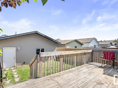 9215 Scott Ln Nw, Edmonton, AB 